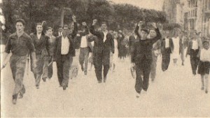 1-Socialistas hacia Gob. Civil para pedir armas y municiones