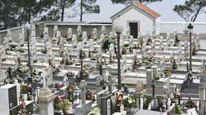 Esta imaxe ten o atributo alt baleiro; o se nome de arquivo é cementerio.jpg